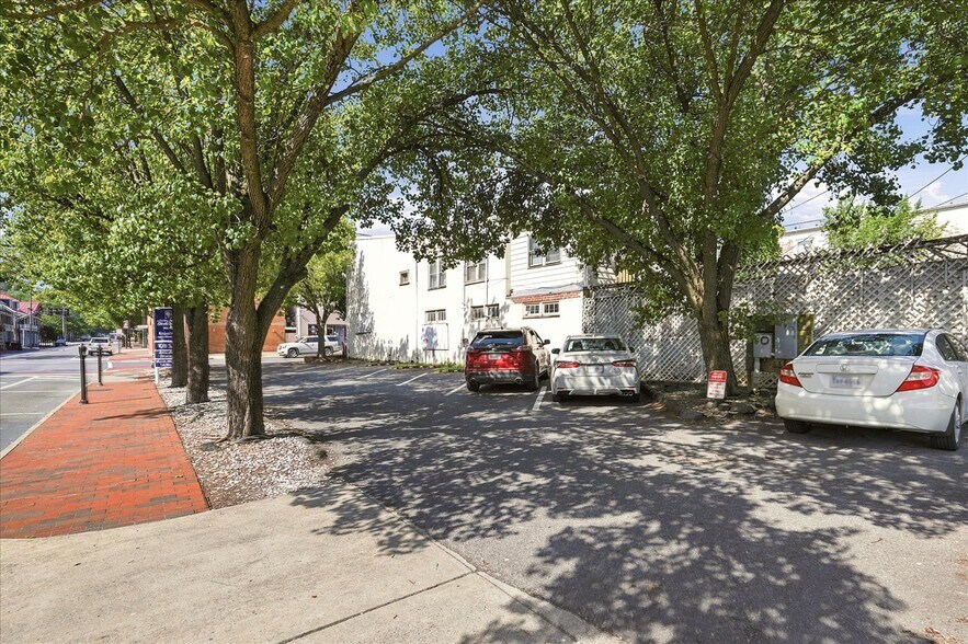 More Photos Of 48 W Boscawen St, Winchester Storefront Retail Office For Sale