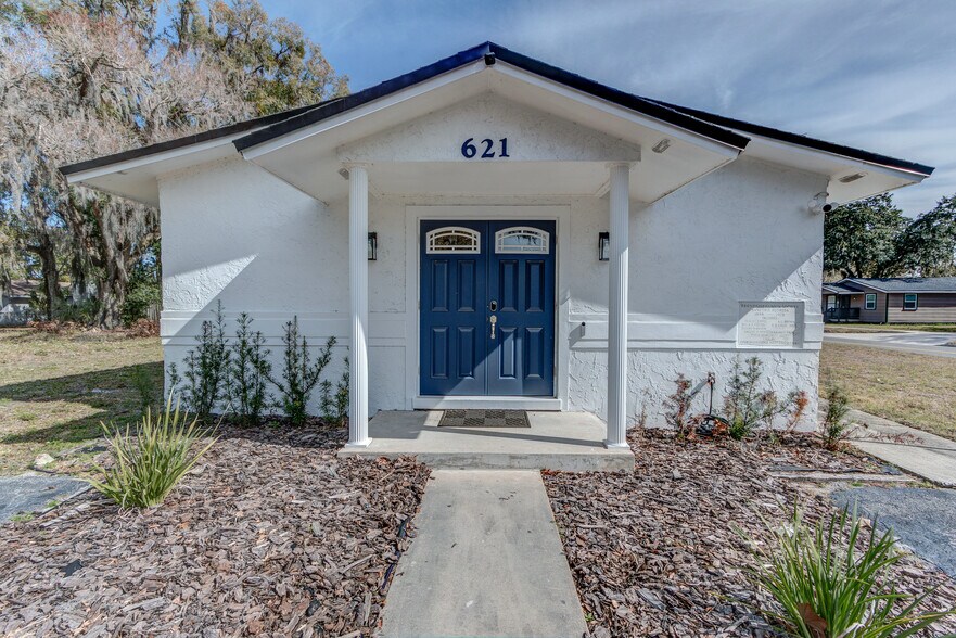 Primary Photo Of 621 S Locust Ave, Sanford Loft Creative Space For Sale