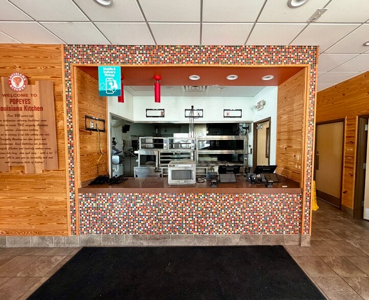 More Photos Of 302 N Main St, Cedartown Freestanding For Lease