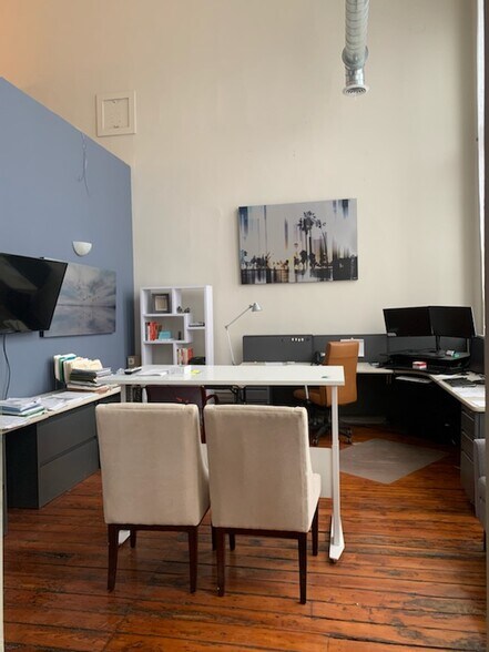 More Photos Of 2250 W Grand Ave, Chicago Storefront Retail Office For Lease