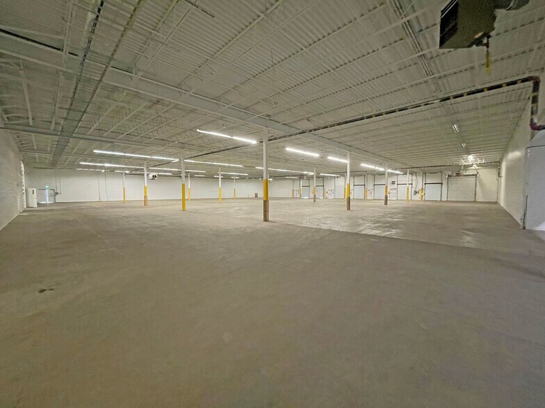 More Photos Of 1095 Wilton Grove Rd, London Warehouse For Lease