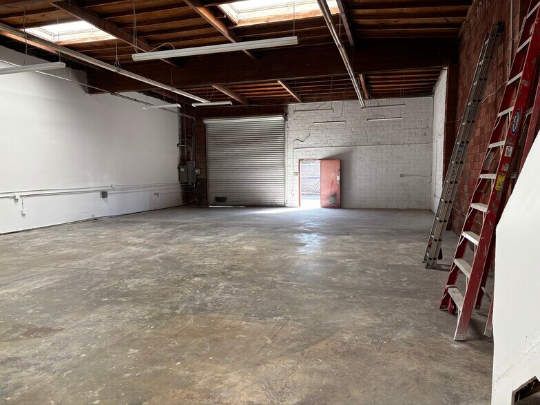 More Photos Of 13526-13528 Normandie Ave, Gardena Warehouse For Lease