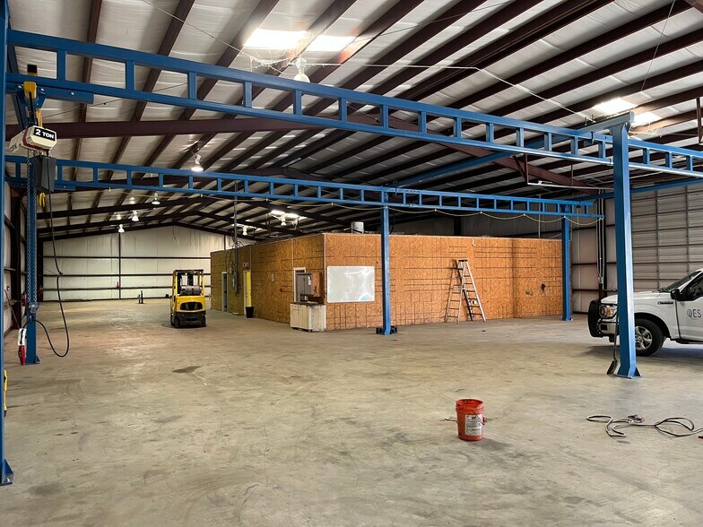 More Photos Of 2915 Greenlee Park Trl, Weatherford Warehouse For Sale