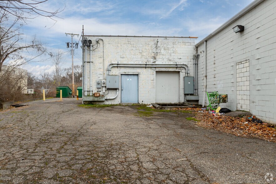 More Photos Of 200-260 N Main St, Rittman General Retail For Sale