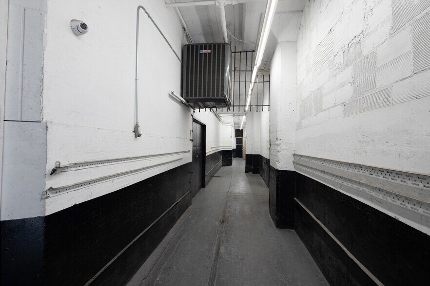 More Photos Of 1114 S Los Angeles St, Los Angeles Warehouse For Sale