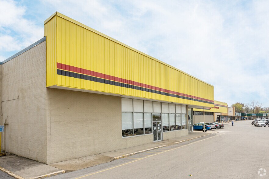 More Photos Of 1710 E 10th St, Jeffersonville Storefront For Sale