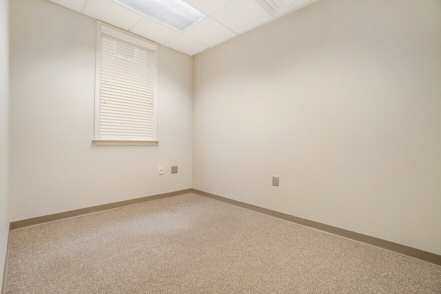 More Photos Of 11600 Atlantis Pl, Alpharetta Medical For Sale