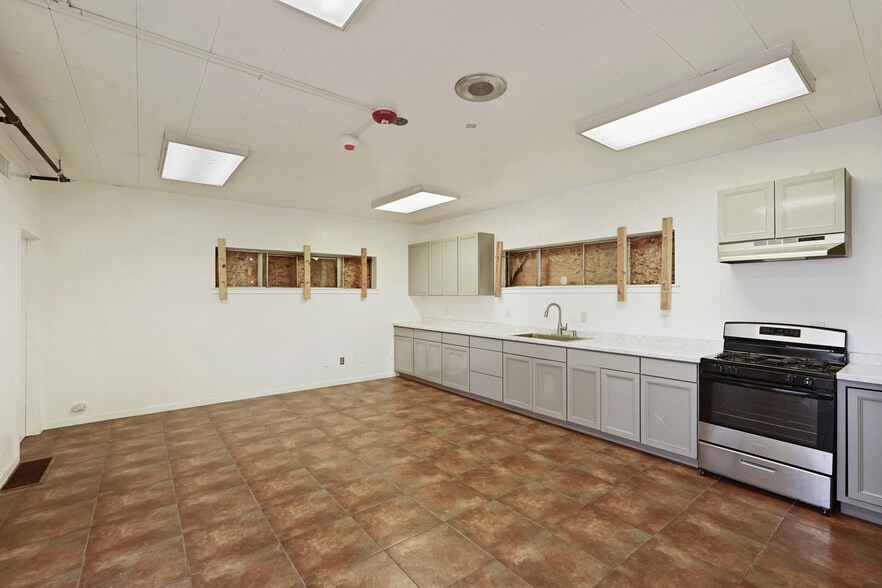 More Photos Of 512 W Harding Way, Stockton Medical For Sale