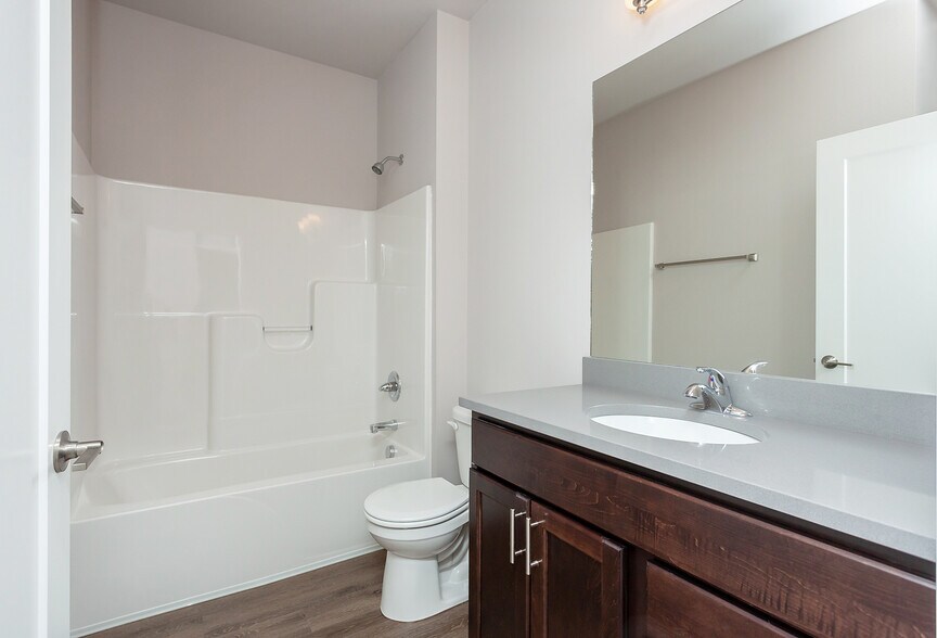 More Photos Of 505-509 E 1st St, Huxley Apartments For Sale