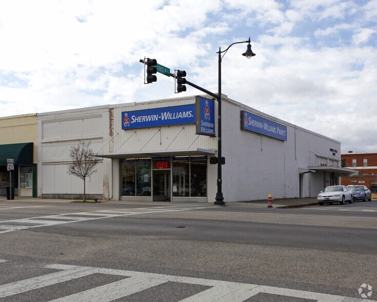 More Photos Of 227 N Broadway Ave, Sylacauga Storefront For Sale