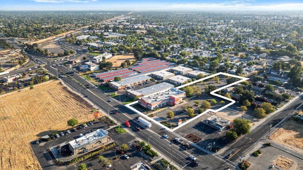 More Photos Of 4940 Watt Ave, North Highlands Restaurant For Sale