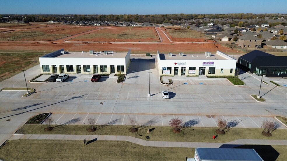 More Photos Of 2725-2801 S Mustang Rd, Yukon General Retail For Sale