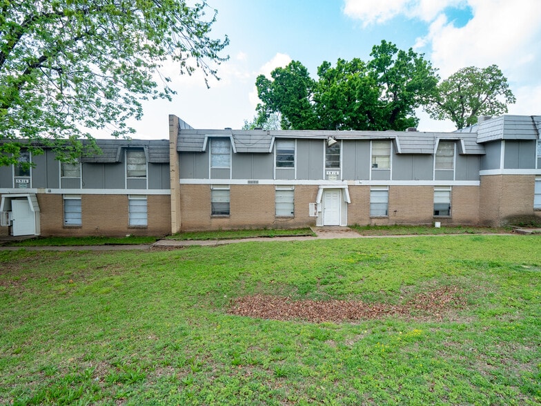 More Photos Of 5924 NW 10th St, Oklahoma City Apartments For Sale