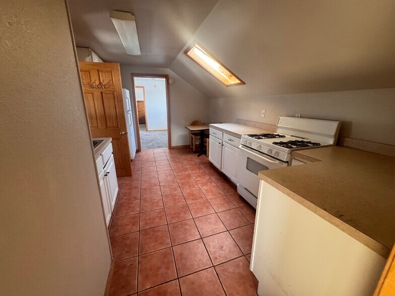 More Photos Of 1705 Columbus Ave, Bay City Restaurant For Sale