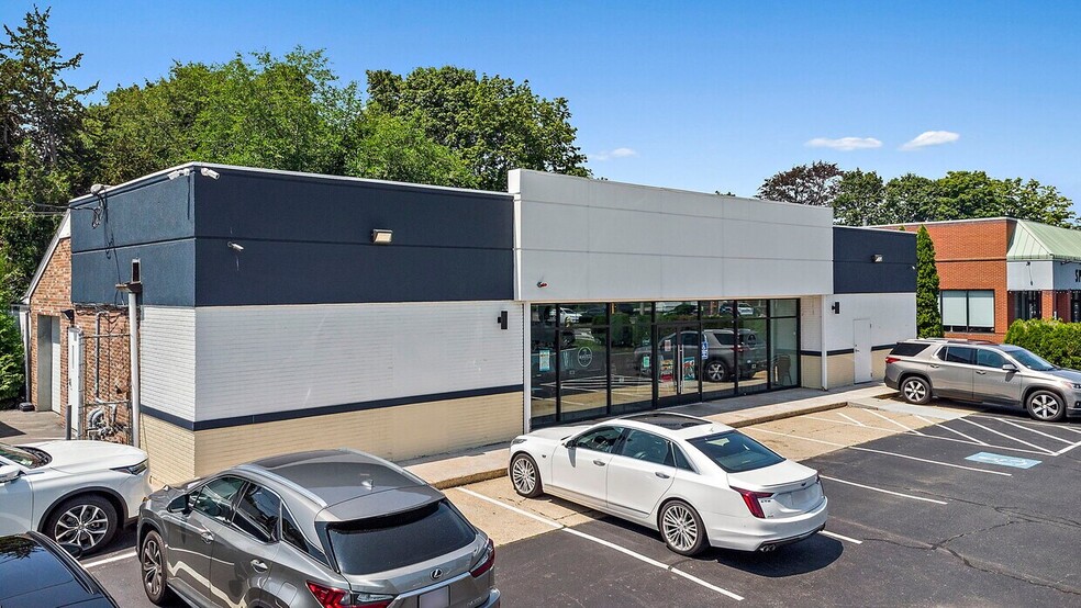 More Photos Of 190-194 Quincy Ave, Braintree Freestanding For Lease