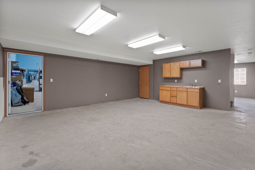 More Photos Of 13315 W 13th Ave, Airway Heights Light Manufacturing For Sale