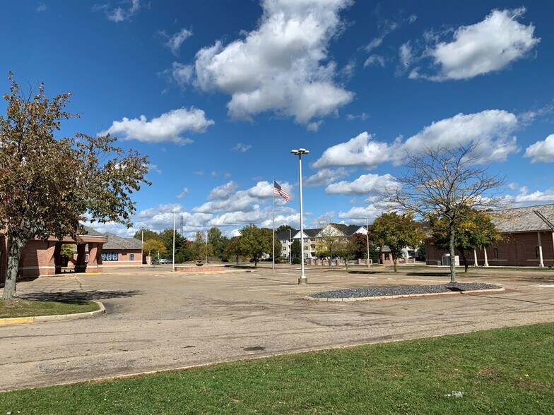 More Photos Of 4733 Hills And Dales Rd NW, Canton General Retail For Sale