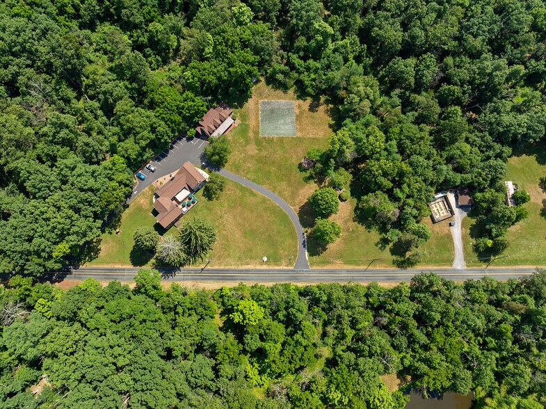 More Photos Of 40 Hospital Rd, Gettysburg Hotel For Sale