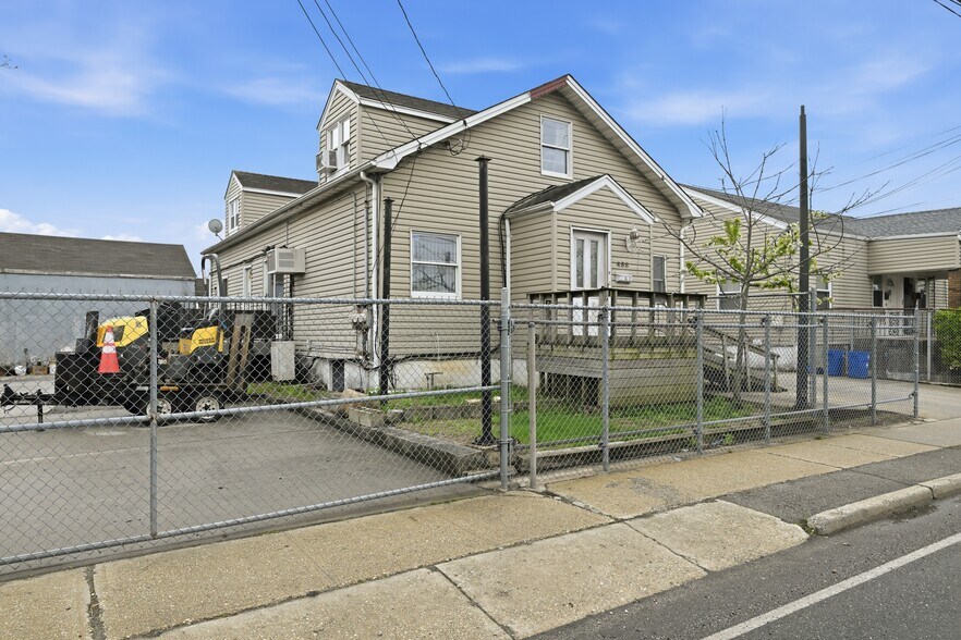 More Photos Of 433 Atlantic Ave, Oceanside Apartments For Sale