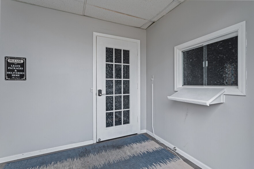 More Photos Of 2317 Washington St, Kokomo Warehouse For Sale