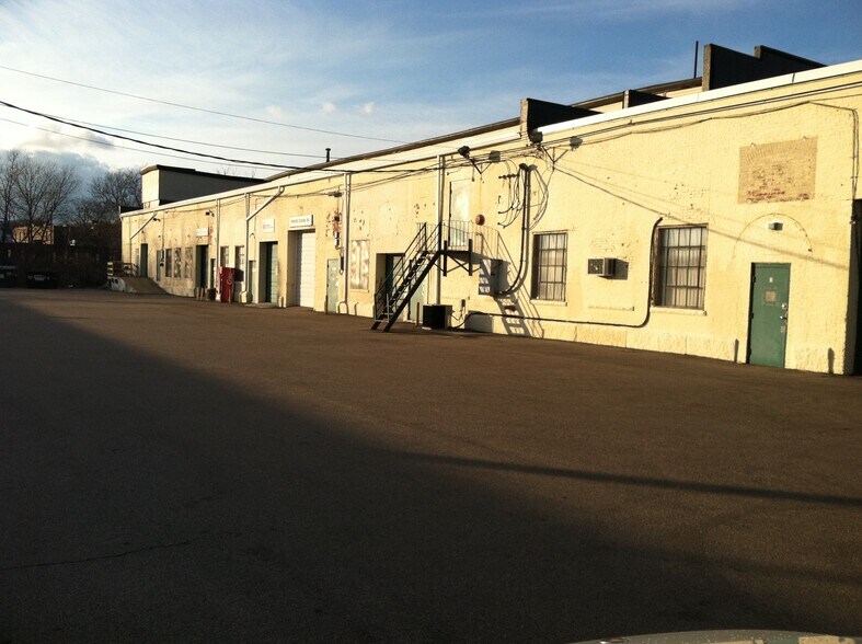 More Photos Of 273 Lenox St, Norwood Warehouse For Lease