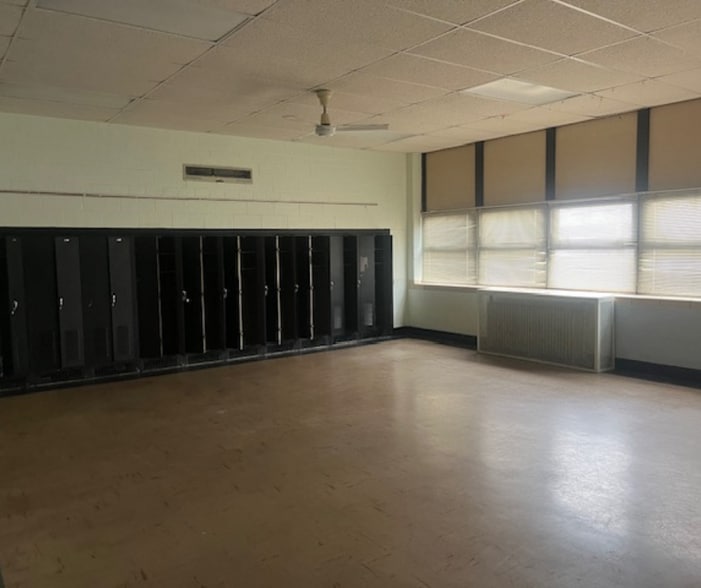 More Photos Of 4128 Cedar Ridge Rd, Dayton Schools For Sale