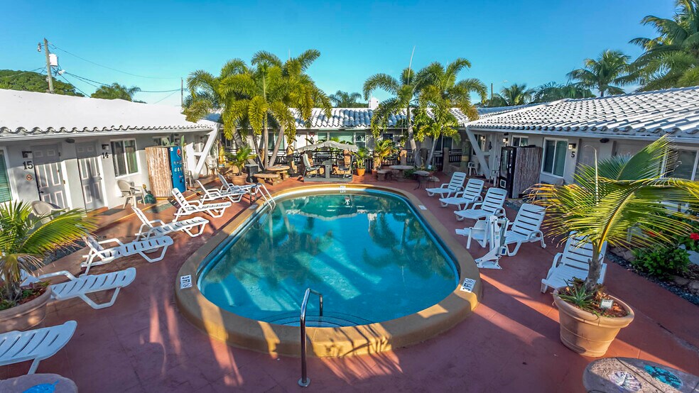 More Photos Of 1419 S Federal Hwy, Hollywood Hotel For Sale