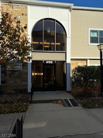 More Photos Of 490 Schooleys Mountain Rd, Hackettstown Medical For Sale