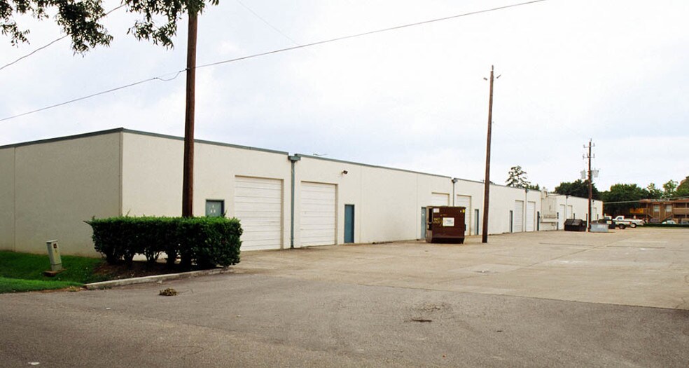 More Photos Of 4530 W 34th St, Houston Warehouse For Lease