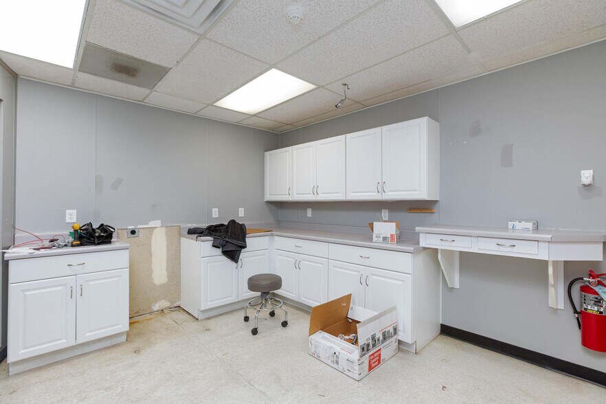 More Photos Of 872 E Sahara Ave, Las Vegas Medical For Lease
