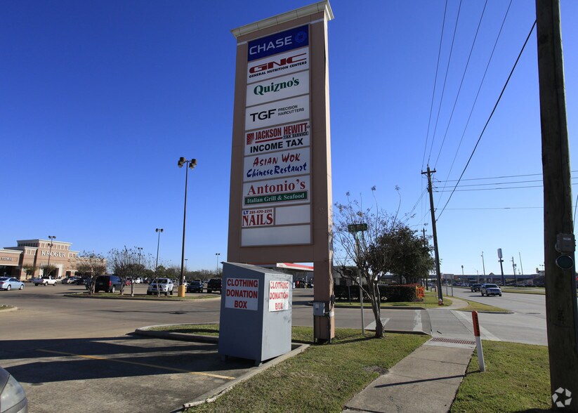More Photos Of 1400-1438 W Fairmont Pky, La Porte Storefront For Lease