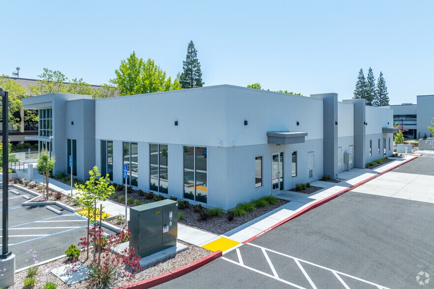 More Photos Of 1623 Santa Clara Dr, Roseville Medical For Lease