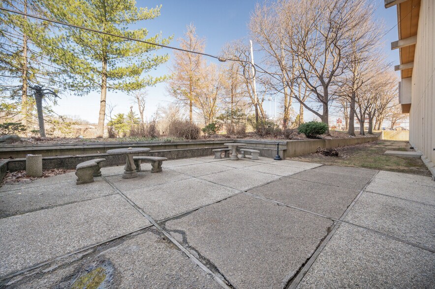 More Photos Of 10700 Montgomery Rd, Montgomery Medical For Sale