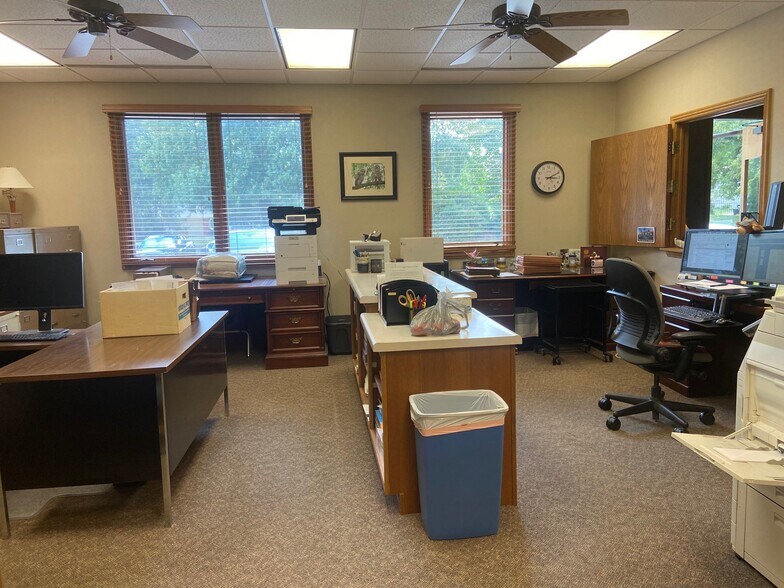 More Photos Of 1203 W Broadway, Columbia Office For Sale