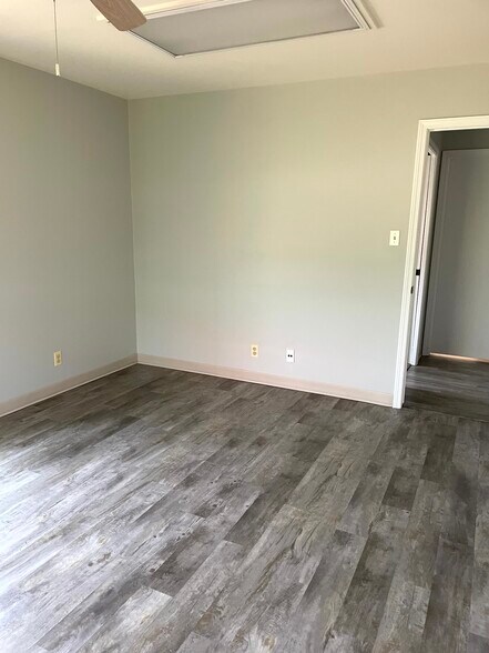 More Photos Of 4121 S Franklin St, Michigan City Office For Sale