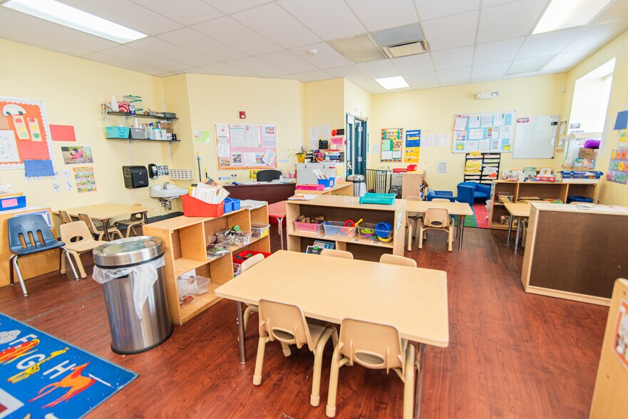 More Photos Of 1616 Orthodox St, Philadelphia Schools For Sale