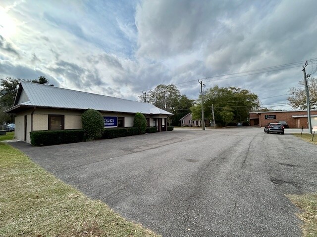 More Photos Of 45390 Green Ave, Callahan Office For Sale