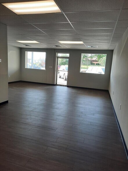 More Photos Of 105-121 Murray Plz, Chatsworth General Retail For Sale