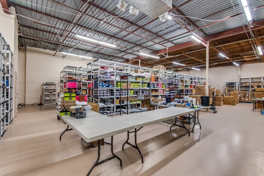 More Photos Of 1467-1471 Prudential Dr, Dallas Warehouse For Sale