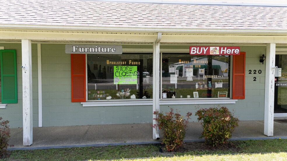 More Photos Of 220 Chesapeake Dr, White Stone Office For Sale