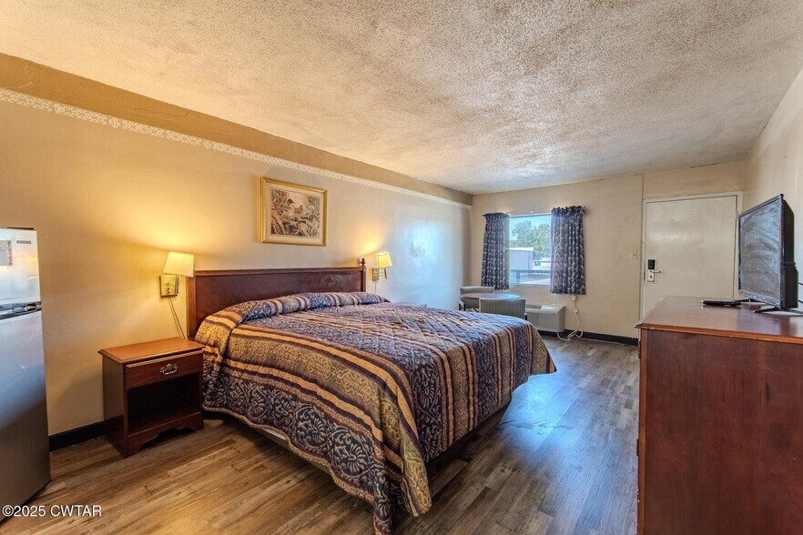 More Photos Of 618 N 22nd Ave, Humboldt Hotel For Sale