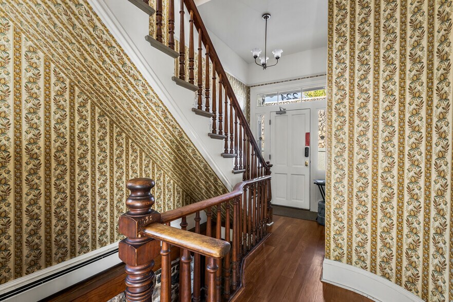 More Photos Of 224 Main St, Nevada City Office Residential For Sale