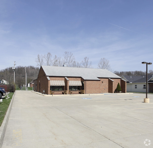 Primary Photo Of 1973 E Main St, Lancaster Medical For Sale