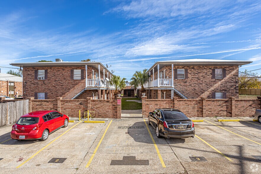 More Photos Of 4021 Hessmer Ave, Metairie Apartments For Sale