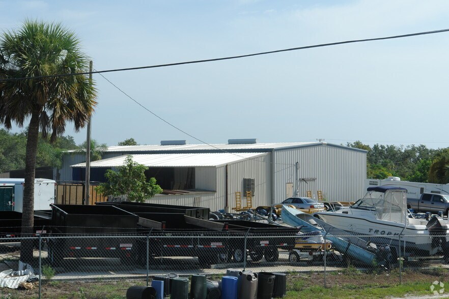Primary Photo Of 4256 N Us Highway 1, Fort Pierce Auto Dealership For Sale