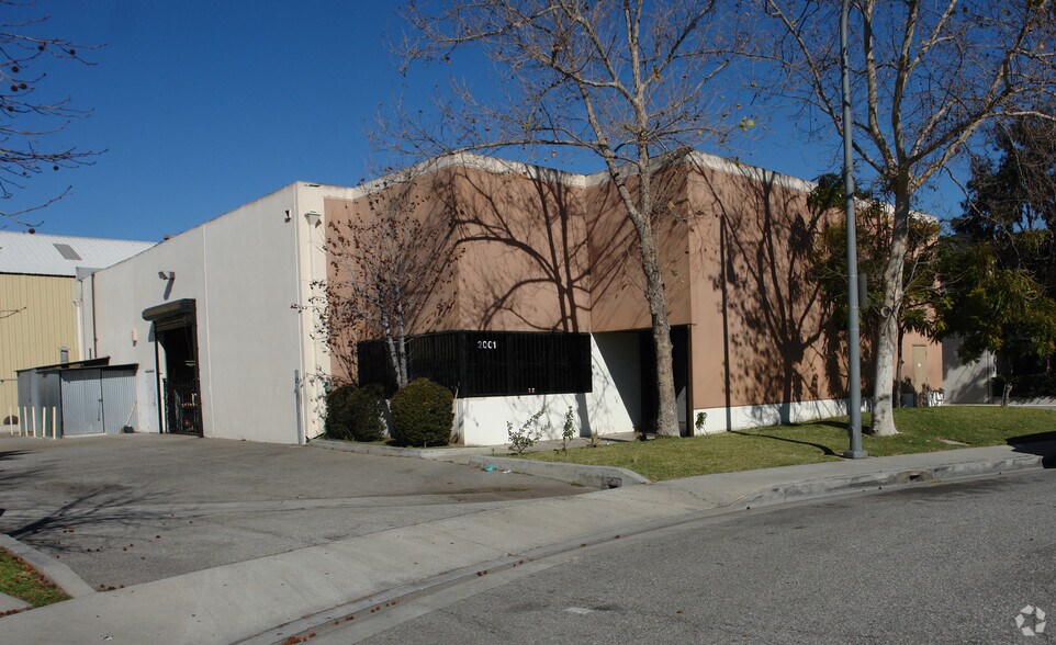 More Photos Of 2001 Hawkins Circle, Los Angeles Warehouse For Lease