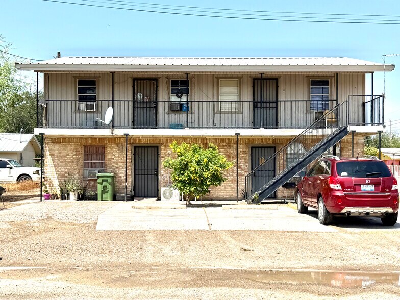 More Photos Of 121 N Bethel St, Roma Apartments For Sale