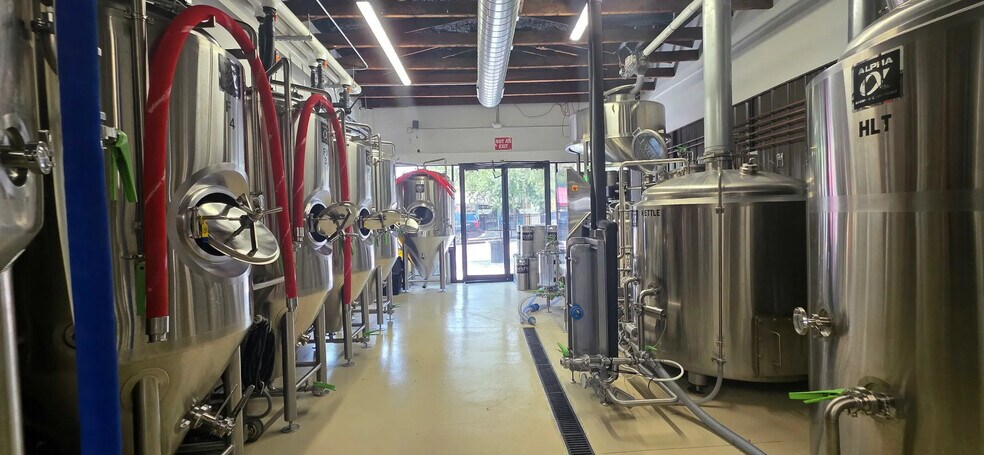 More Photos Of 227 W Jackson St, Thomasville Restaurant For Sale