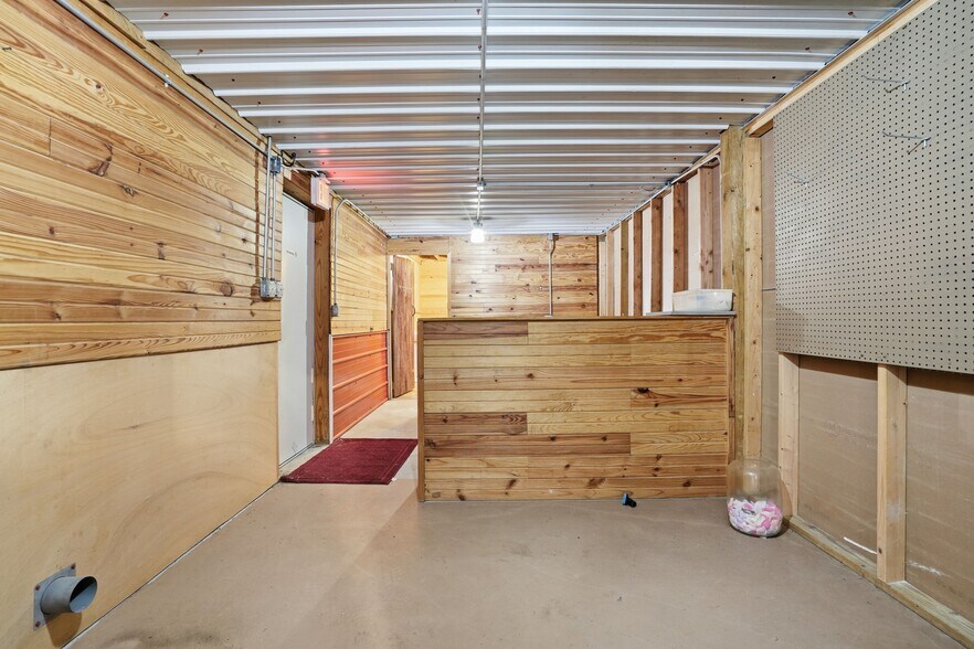 More Photos Of 113 S Wilder St, Chouteau General Retail For Sale