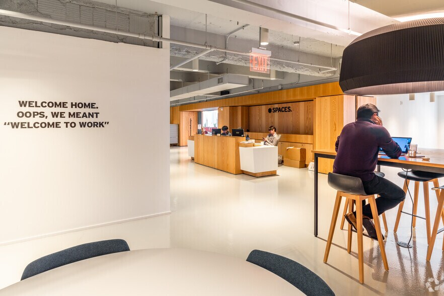 More Photos Of 405 Lexington Ave, New York Coworking Space